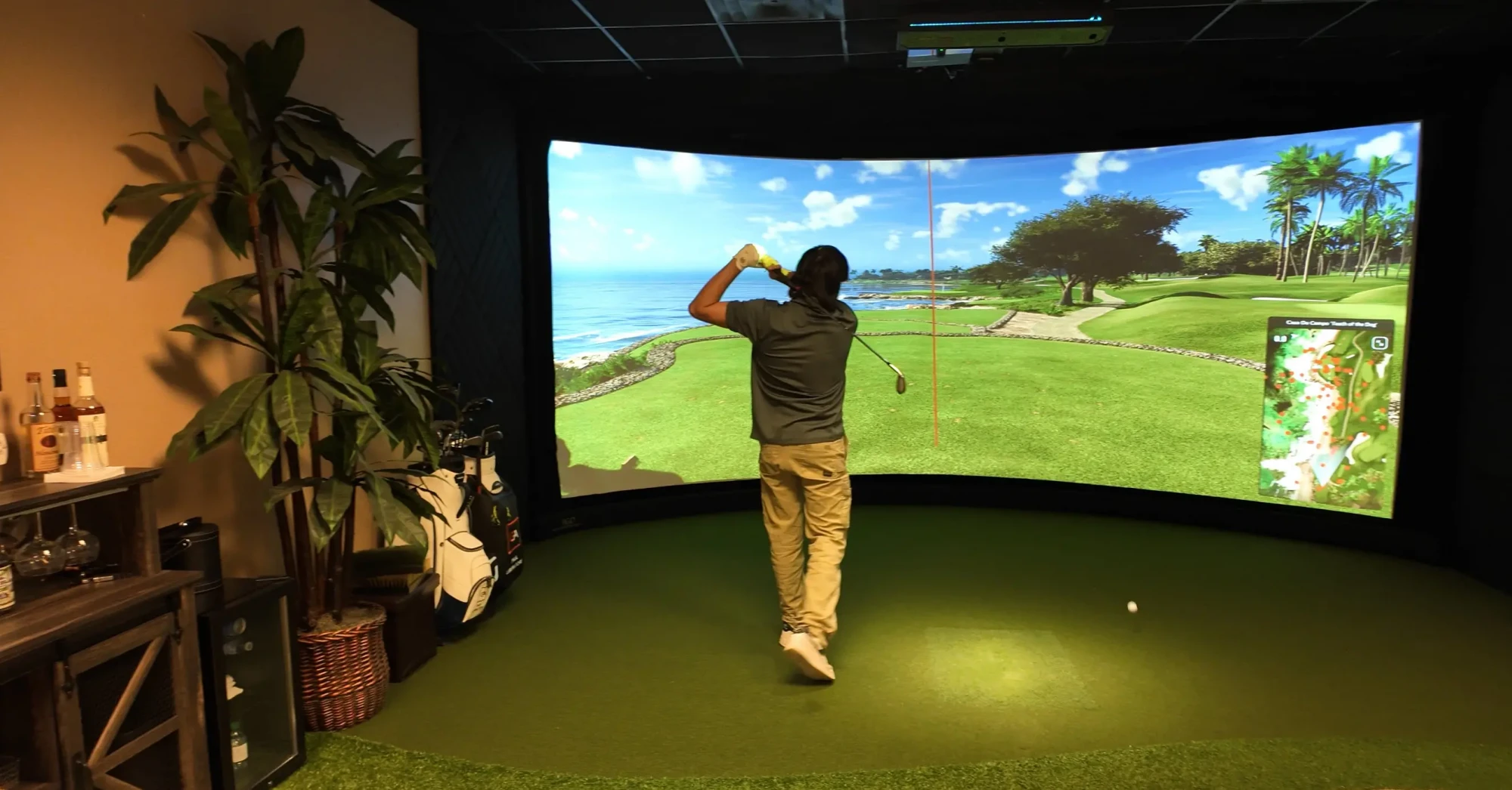 Trackman Indoor Golf Design (7)