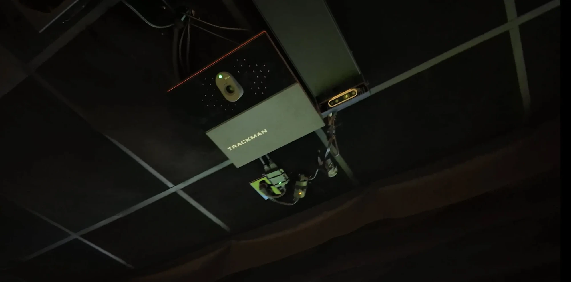 Trackman Indoor Golf Design (8)